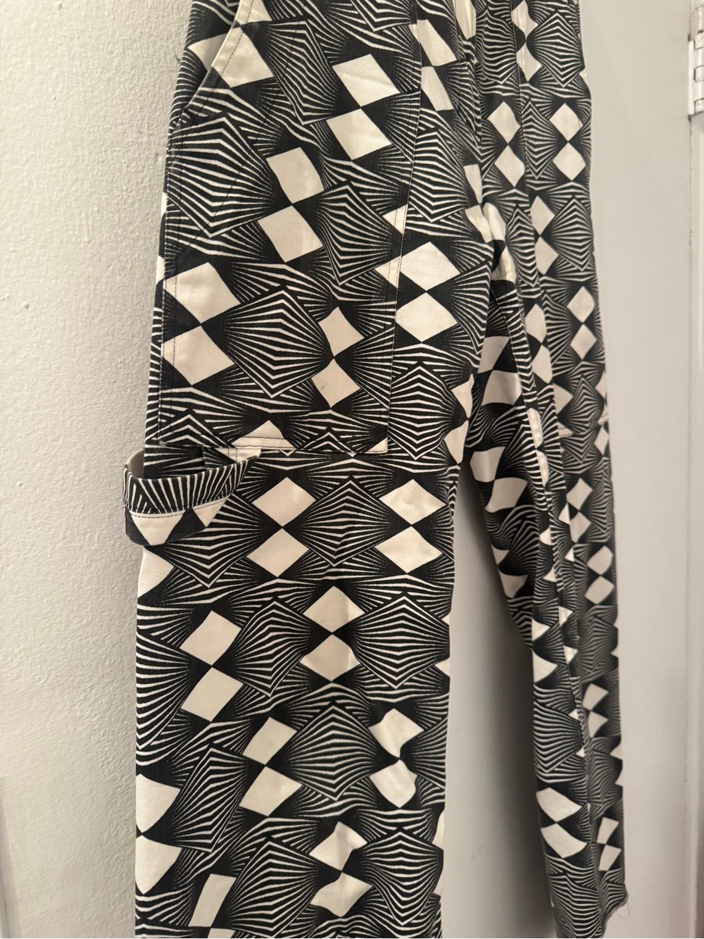 Black & White Geometric Straight-Leg Pants